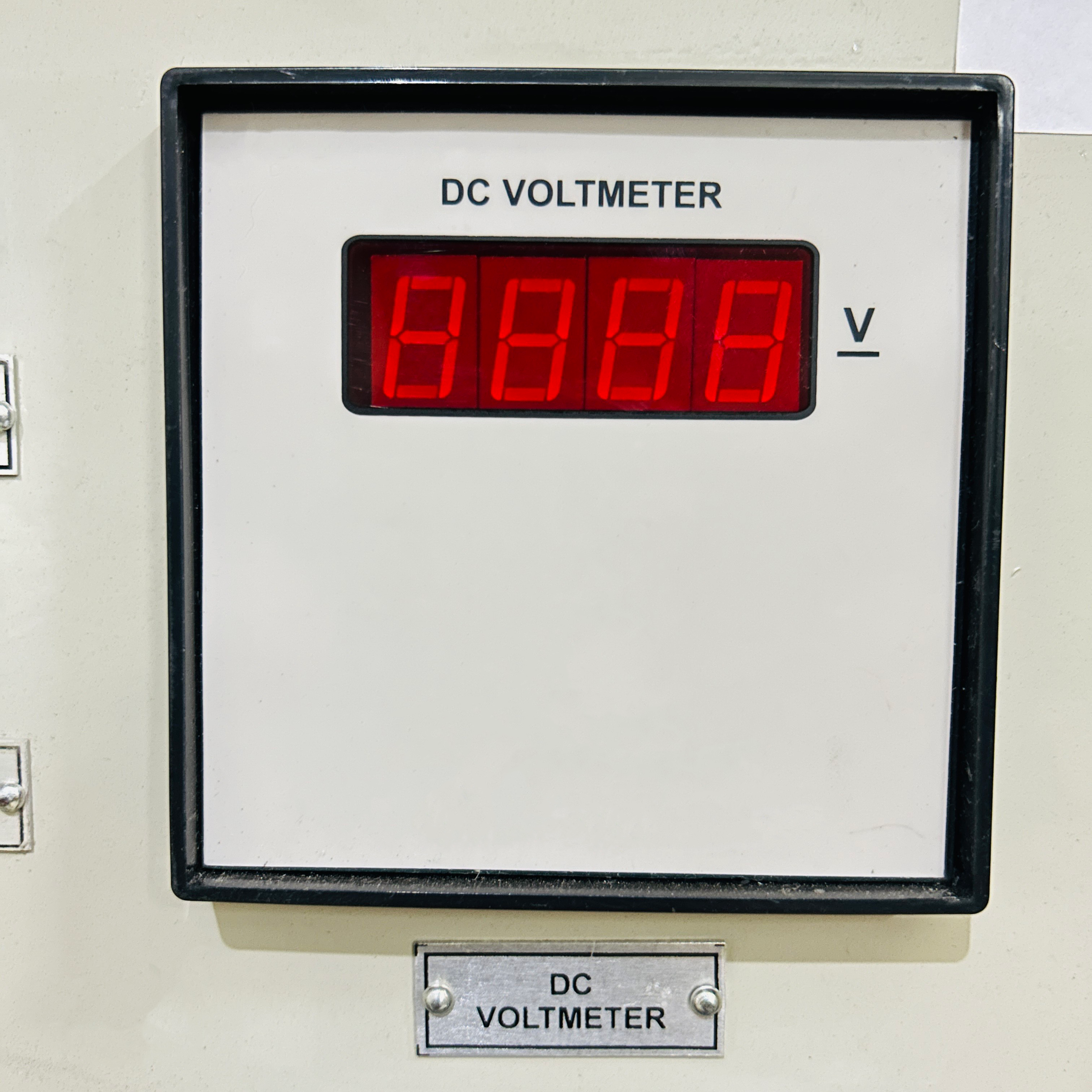 DC VOLTMETER